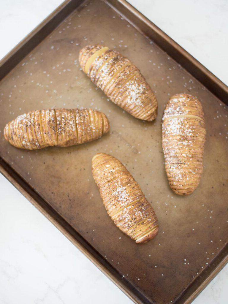 Patate Hasselback all'Aglio 15 patate affettate con burro, sale e pepe
