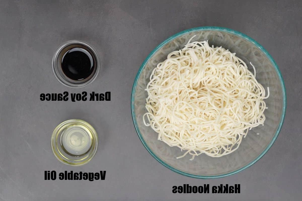 Noodles al Peperoncino e Aglio 3 Lista ingredienti per noodles all'aglio e peperoncino, parte 1.