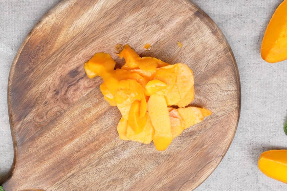 Aamras 6 Polpa di mango fresca separata con cura dal nocciolo.