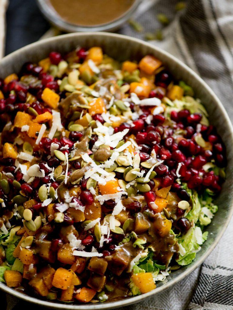 Insalata Autunnale con Vinaigrette Balsamica 6 Insalata autunnale con vinaigrette balsamica pronta da gustare
