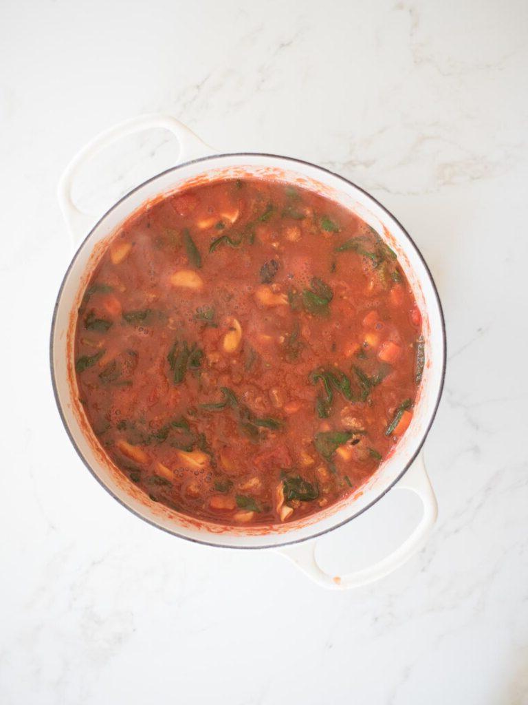 Tortellini al Pomodoro alla Fiorentina 6 Cucinare la zuppa di spinaci e tortellini.