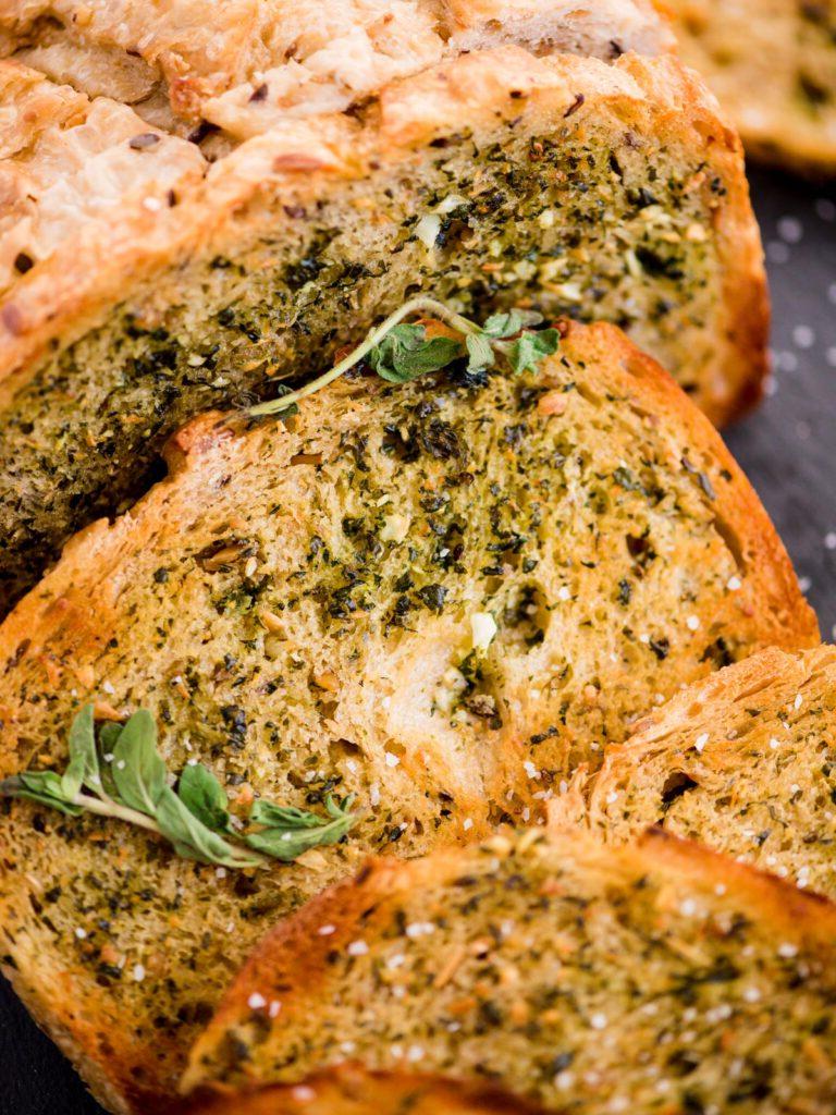 Pane all'aglio fatto in casa con pane a fette 7 dettagli del pane all'aglio facile con origano