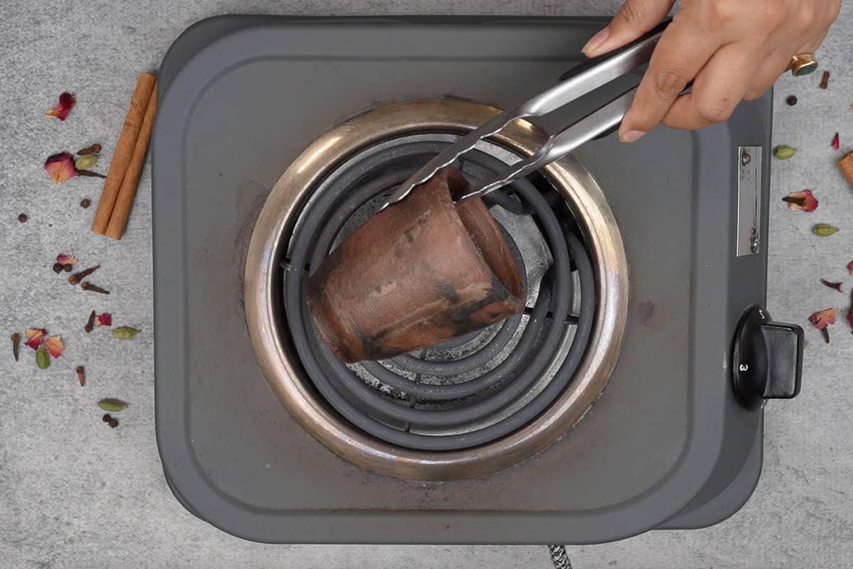 Tandoori Chai (Kulhad Chai) 7 Vaso di argilla che si riscalda a fuoco diretto.