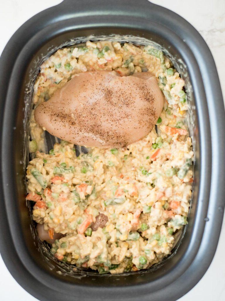 **Pollo, Ripieno e Verdure al Crock Pot** 8 chicken breast added to the crockpot with the stuffing mix