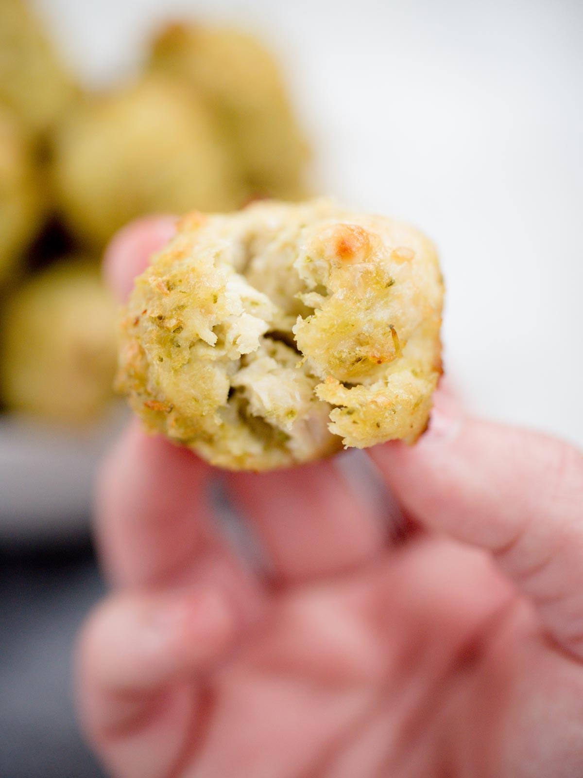 Polpette di Pollo al Pesto 8 polpetta di pollo al pesto aperta