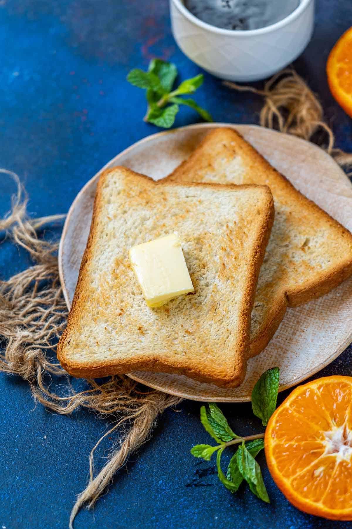 Air fryer toast served on a plate.