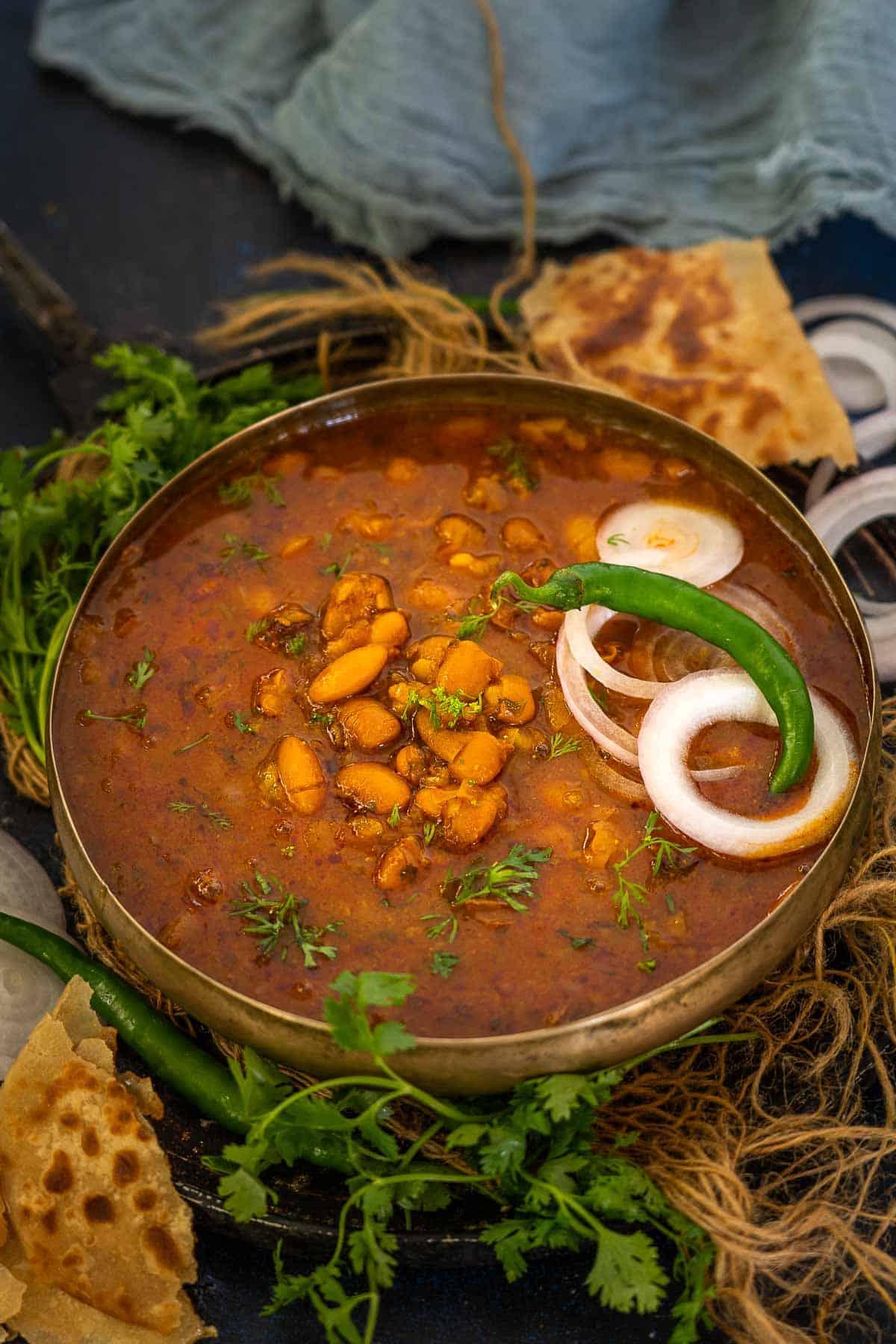 Punjabi Rajma Masala 2 Una ciotola di curry Punjabi Rajma Masala fumante.