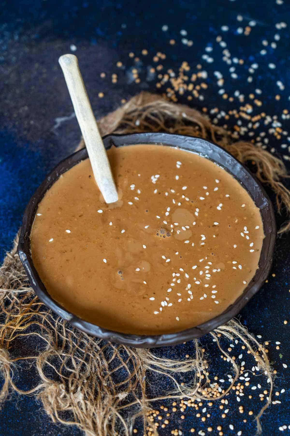 Salsa di Senape Hibachi (Simil Benihana) 2 Salsa Senape Hibachi servita in una ciotola pronta per l'uso.