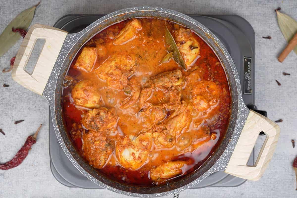 Pollo Angara 14 Cooked chicken curry.