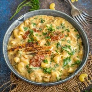 **Maccheroni al Formaggio al Pollo Toscano** 17 Una cena facile, senza stress e assolutamente deliziosa in una sola pentola in 30 minuti? Allora, prova questo Mac and Cheese con Pollo alla Toscana.