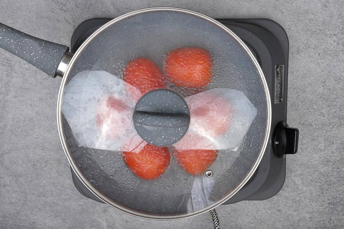 Kadhai di Carne Peshawari 6 Pentola coperta con un coperchio per la cottura dei pomodori.