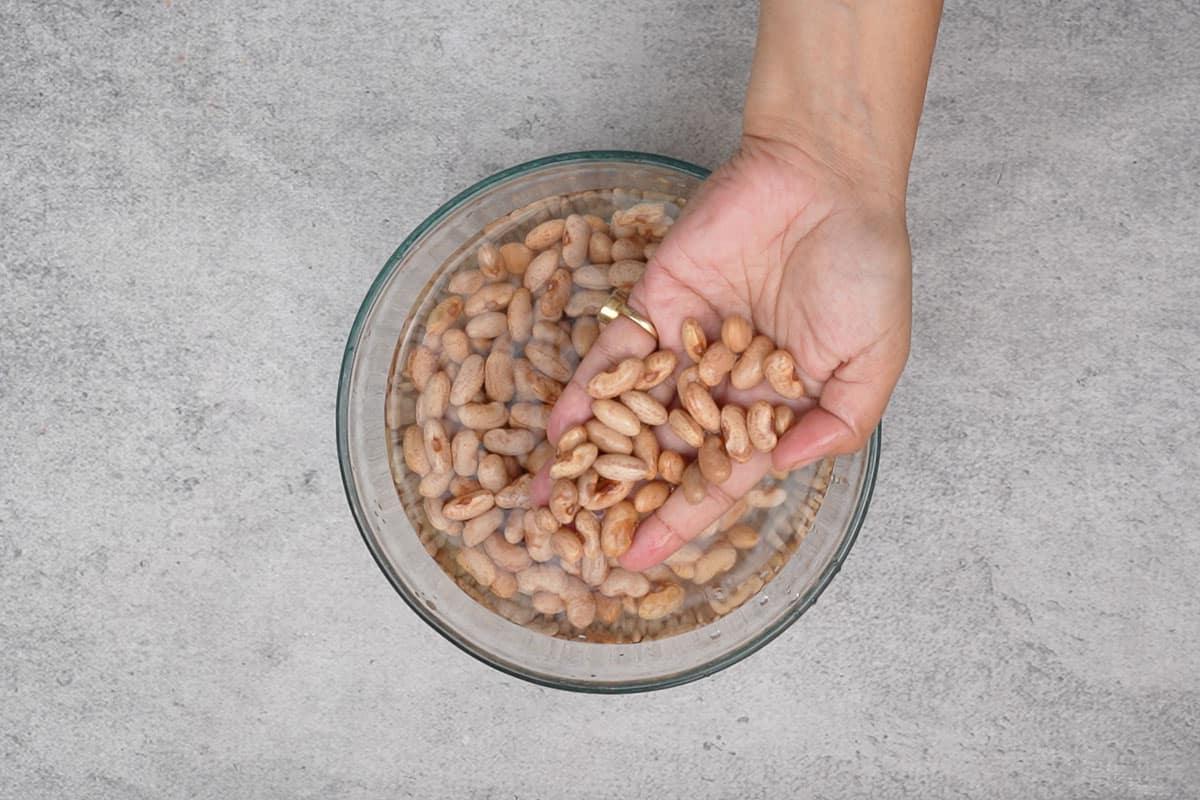 Punjabi Rajma Masala 6 Fagioli Rajma scolati dopo l'ammollo.