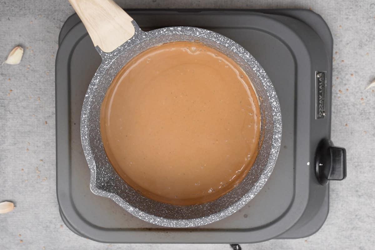 Salsa di Senape Hibachi (Simil Benihana) 10 Ingredienti ben mescolati nel pentolino.