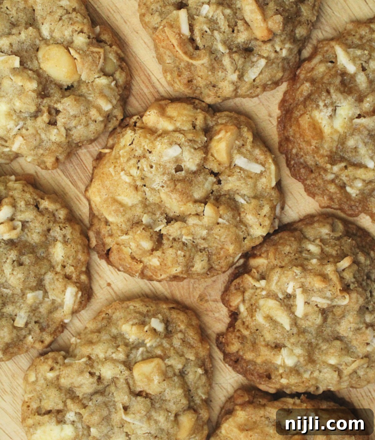 Rescue Dry Cookie Dough From Crumbly Disaster 6 coconut macadamia oatmeal cookies