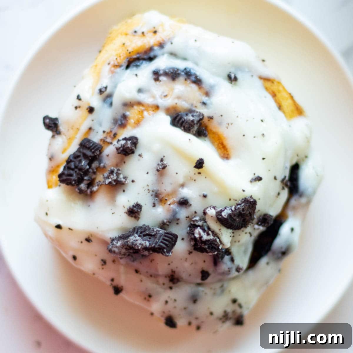 oreo cinnamon rolls from above