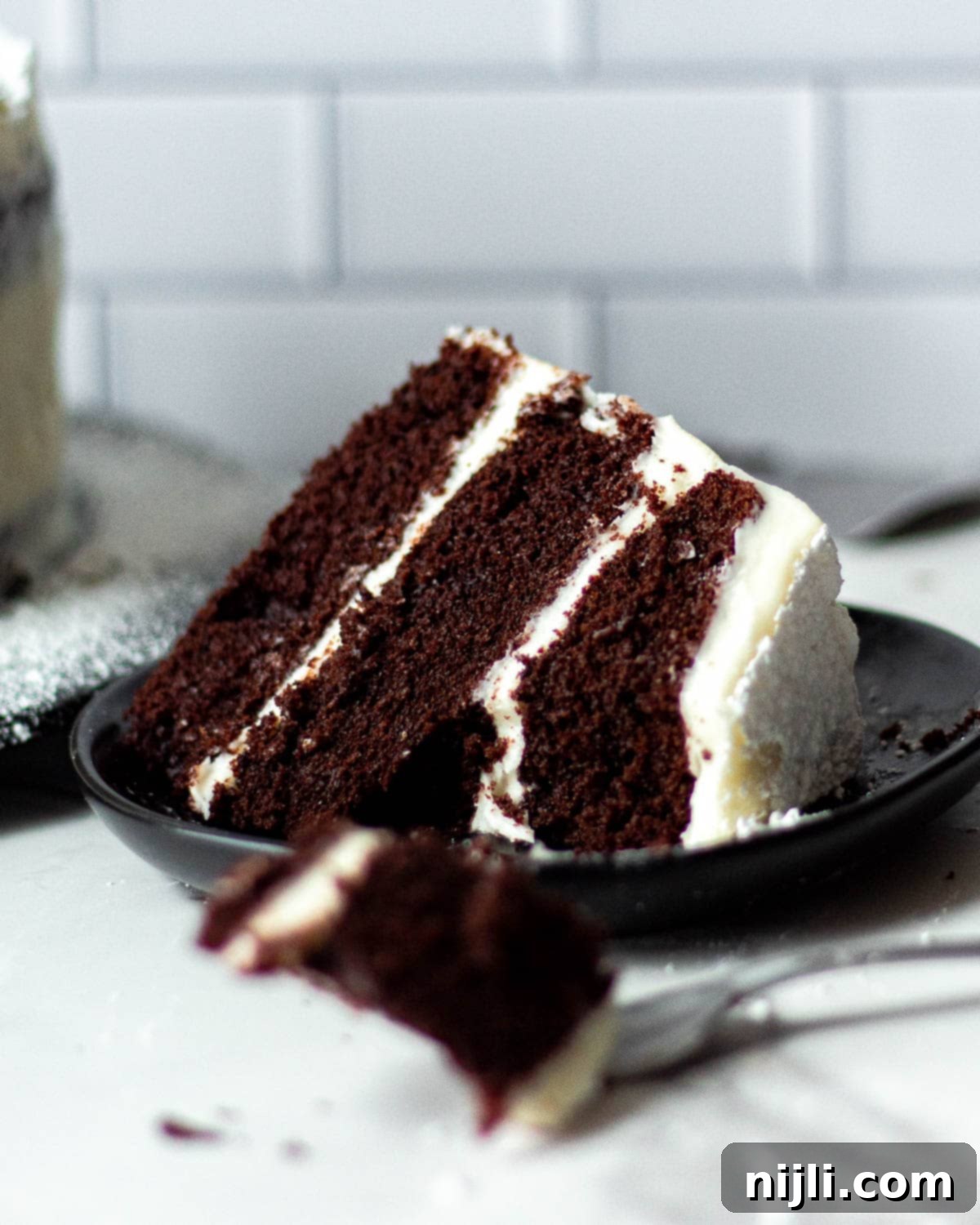 Decadent Chocolate Cake with Velvety Cream Cheese Frosting 13 best chocolate cake with cream cheese frosting recipe