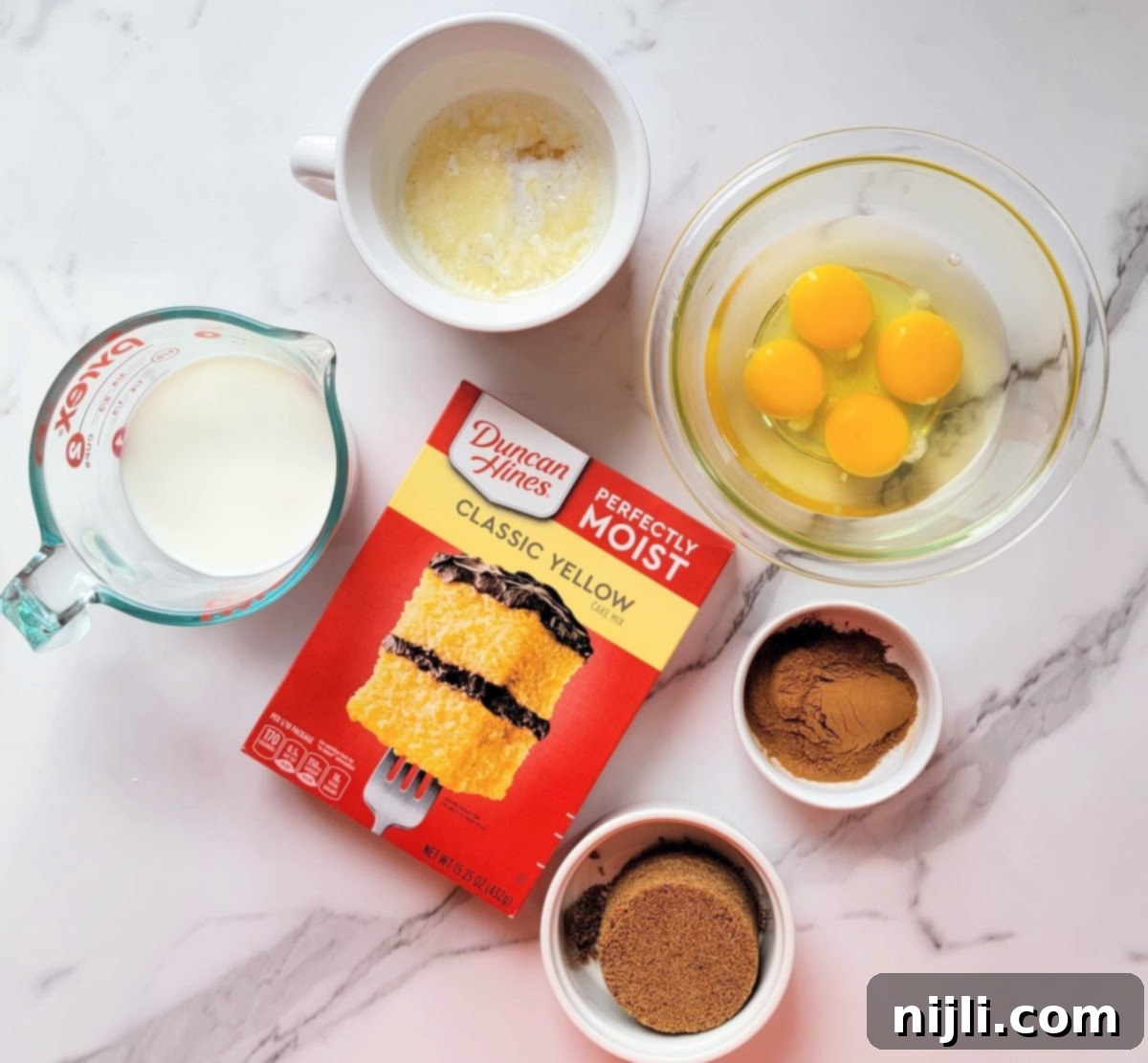 Cozy Cinnamon Cupcakes 4 cinnamon cupcakes ingredients