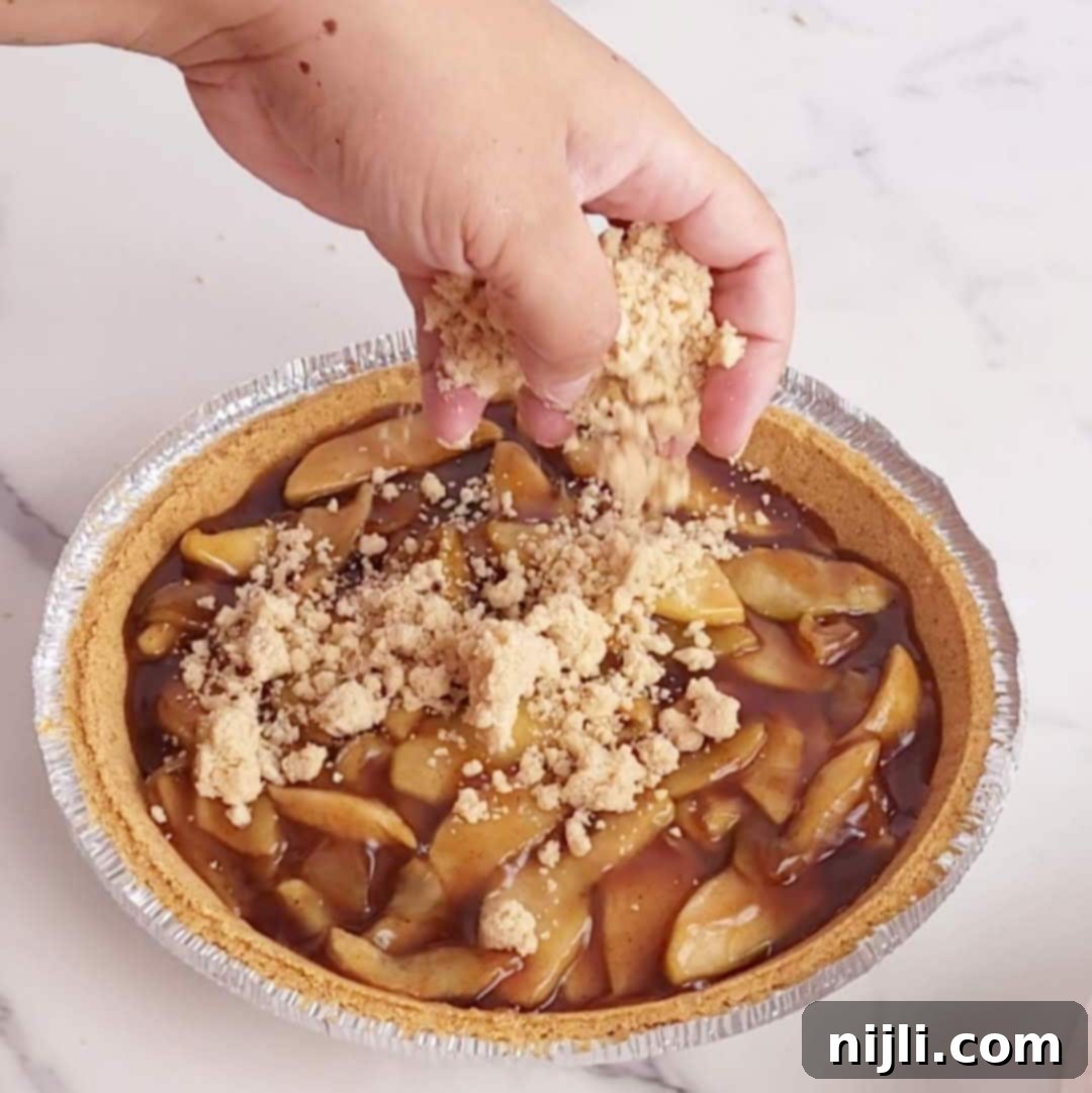 Irresistible Graham Cracker Apple Pie 9 apple pie with graham cracker crust - step 4