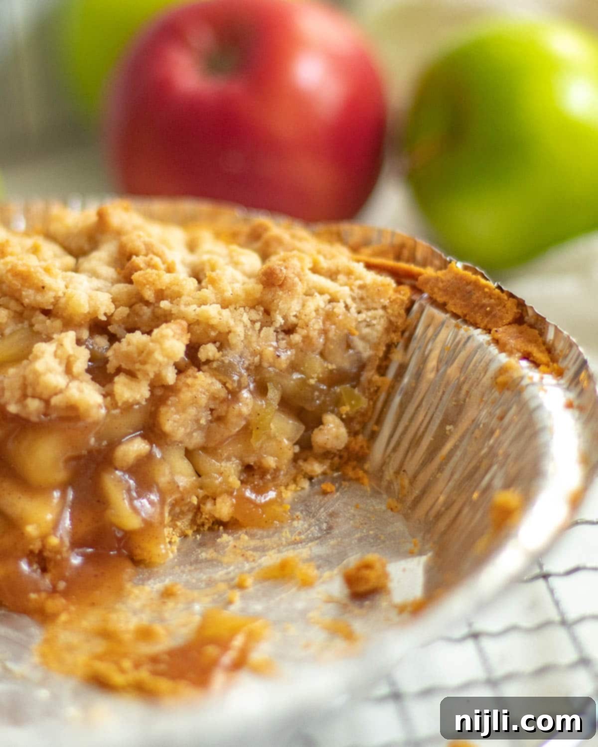 Irresistible Graham Cracker Apple Pie 10 apple pie with graham cracker crust and crumb topping