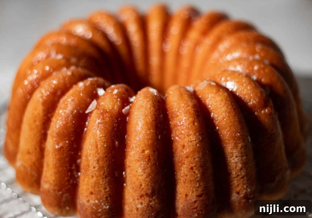 Golden Kentucky Butter Cake with Salted Caramel Glaze 16 salted caramel kentucky butter cake ina garten