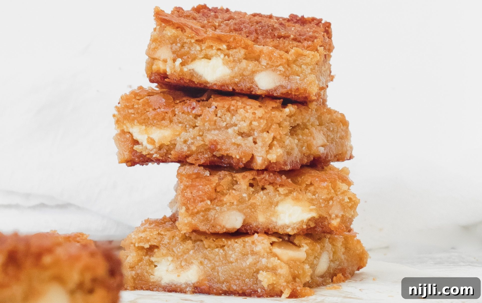Best Ever Gluten Free Blondies Recipe with White Chocolate Chunks | Chenée Today